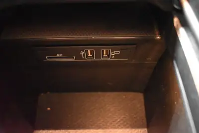 Mercedes-Benz G 63 AMG — Le SUV légendaire avec 585 ch, kilométrage quasi neuf — Miniature 27
