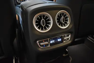 Mercedes-Benz G 63 AMG — Le SUV légendaire avec 585 ch, kilométrage quasi neuf — Miniature 31