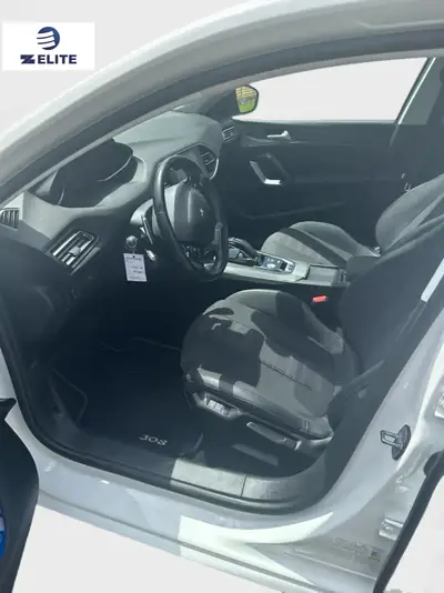 Peugeot 308 SW 1.2 PureTech — Break spacieux, entretien complet, état irréprochable — Miniature 7