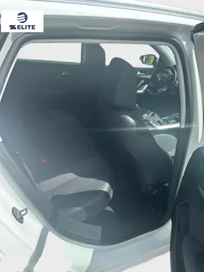 Peugeot 308 SW 1.2 PureTech — Break spacieux, entretien complet, état irréprochable — Miniature 10