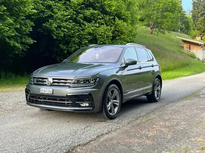 VW Tiguan 2.0 TSI Highline 4Motion — SUV polyvalent, toit panoramique et 4 roues motrices — exterior view