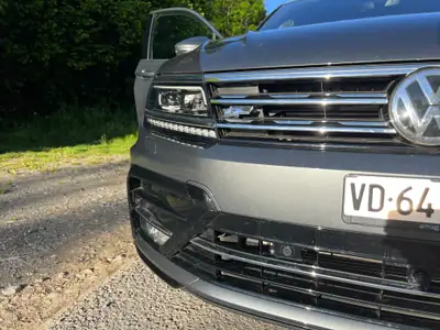 VW Tiguan 2.0 TSI Highline 4Motion — SUV polyvalent, toit panoramique et 4 roues motrices — Thumbnail 8