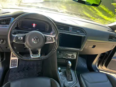 VW Tiguan 2.0 TSI Highline 4Motion — SUV polyvalent, toit panoramique et 4 roues motrices — Thumbnail 9