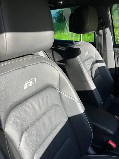 VW Tiguan 2.0 TSI Highline 4Motion — SUV polyvalent, toit panoramique et 4 roues motrices — Thumbnail 10