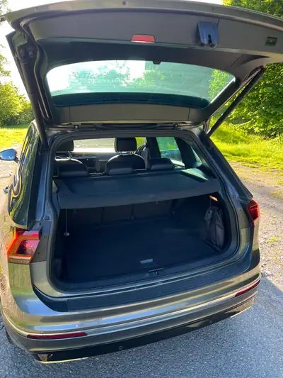 VW Tiguan 2.0 TSI Highline 4Motion — SUV polyvalent, toit panoramique et 4 roues motrices — Thumbnail 14