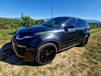 Land Rover Range Rover Evoque 2.0 Si4 — Élégance SUV compacte et polyvalence 4x4 — side view