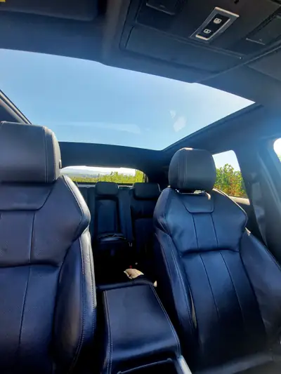 Land Rover Range Rover Evoque 2.0 Si4 — Élégance SUV compacte et polyvalence 4x4 — Thumbnail 8