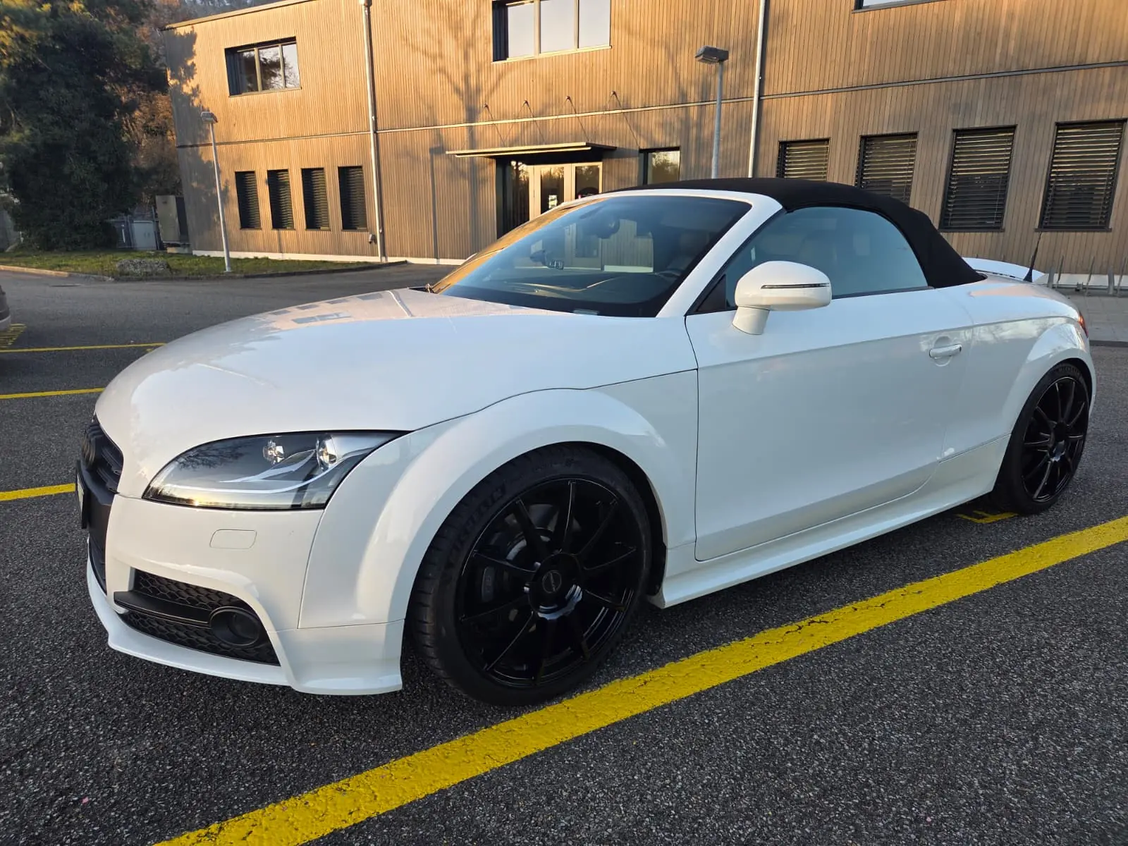 Audi TTS Roadster 272 ch — Cabriolet sportif quattro, sans accident — Außenansicht