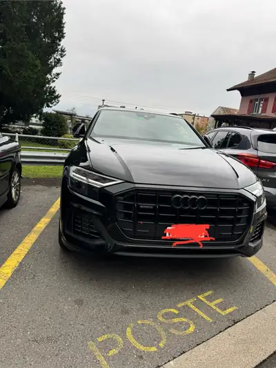 Audi Q8 55 TFSI e quattro — SUV coupé hybride rechargeable, 381 ch et 80 000 km — vue extérieure