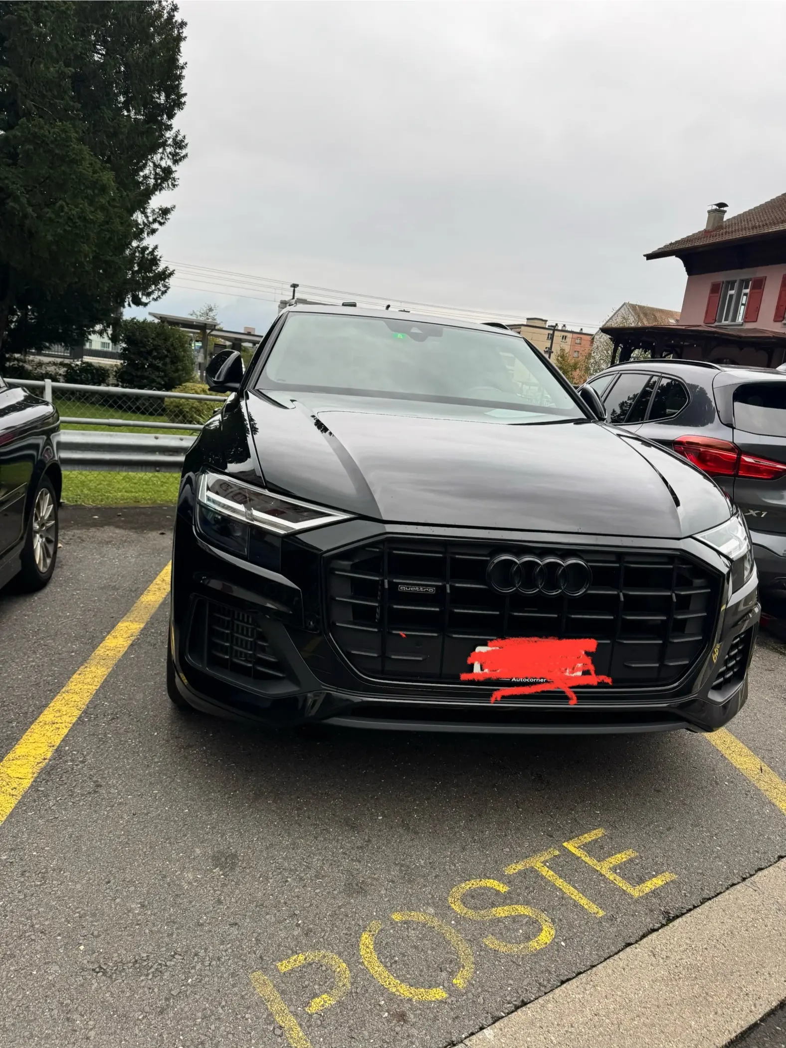 Audi Q8 55 TFSI e quattro — SUV coupé hybride rechargeable, 381 ch et 80 000 km — vue extérieure