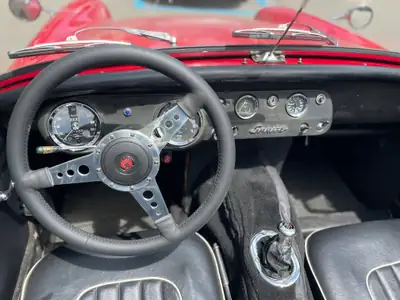 Austin-Healey Sprite 1961 — Légendaire roadster britannique, véhicule vétéran authentique — tableau de bord