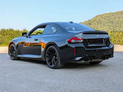BMW M2 LCI 2025 — Coupé sportif manuel, toit carbone, quasi-neuf — côté