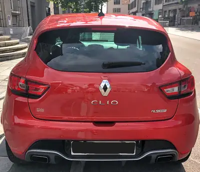 Renault Clio 1.6 T RS 200 EDC — Performance sportive, entretien certifié — vista posteriore