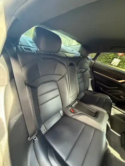Porsche Taycan 4S — Berline électrique haute performance, 70'000 km seulement — Detail