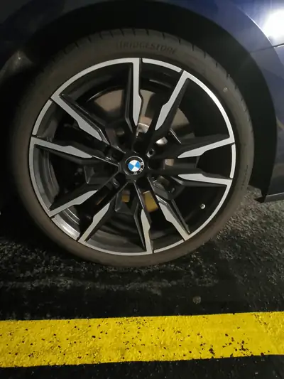 BMW M850i xDrive Coupé — 530 ch, Carbon, Laserlicht et Tanzanite Blau — Miniatur 12
