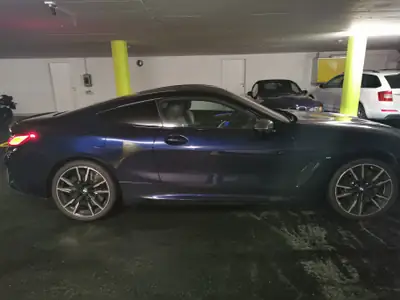 BMW M850i xDrive Coupé — 530 ch, Carbon, Laserlicht et Tanzanite Blau — Miniatur 16
