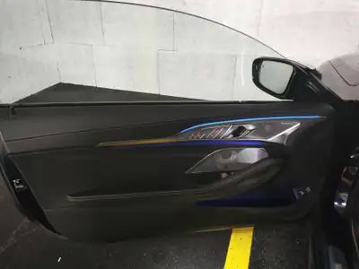 BMW M850i xDrive Coupé — 530 ch, Carbon, Laserlicht et Tanzanite Blau — Miniatur 24