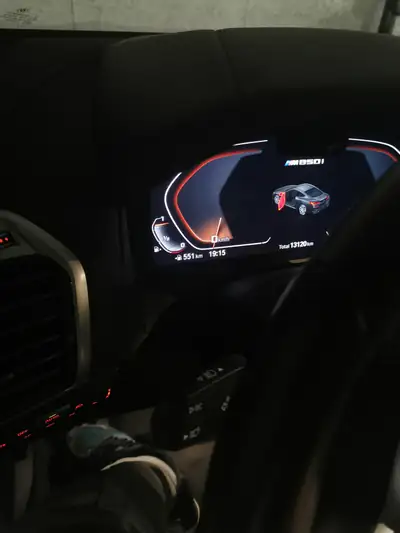 BMW M850i xDrive Coupé — 530 ch, Carbon, Laserlicht et Tanzanite Blau — Miniatur 25