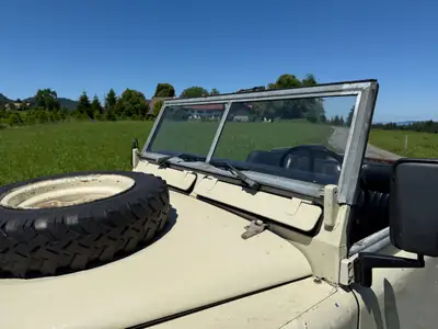 Land Rover 88 2.3 — Légende britannique, 32'300 km, essence robuste — Heckansicht