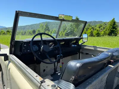 Land Rover 88 2.3 — Légende britannique, 32'300 km, essence robuste — Miniatur 8