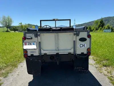Land Rover 88 2.3 — Légende britannique, 32'300 km, essence robuste — Miniatur 7