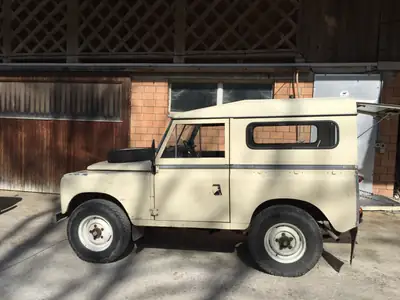 Land Rover 88 2.3 — Légende britannique, 32'300 km, essence robuste — Miniatur 11