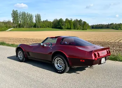 Chevrolet Corvette C3 1981 — Légendaire coupé sportif, 33'000 km seulement — vista posteriore