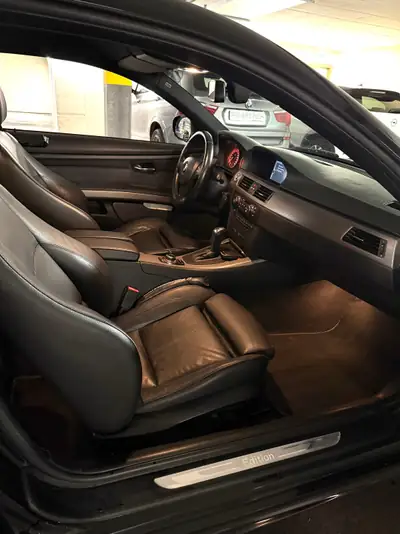 BMW 335i xDrive Coupé — Sportivité allemande et traction intégrale — Thumbnail 9