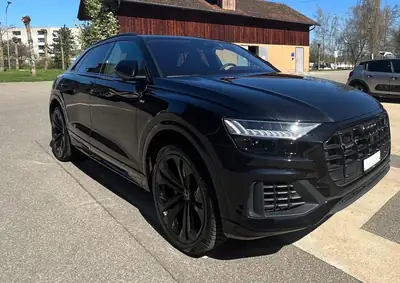Audi Q8 55 TFSI Black Edition — SUV coupé premium, 340 ch, première main, km faibles — Seitenansicht