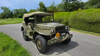 Dodge WC 1942 — Cabriolet historique, légende de guerre américaine — côté