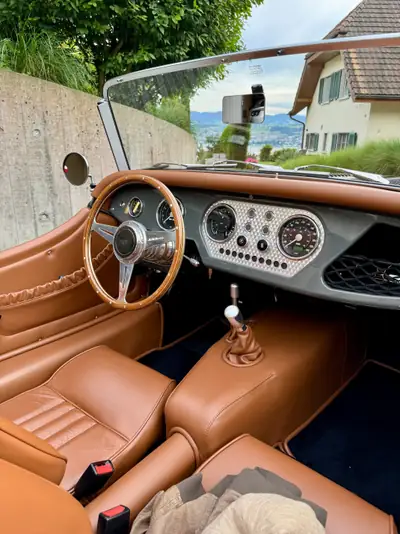 Morgan 4/4 1.6 Sport — Roadster anglais authentique, entretien réduit — tableau de bord