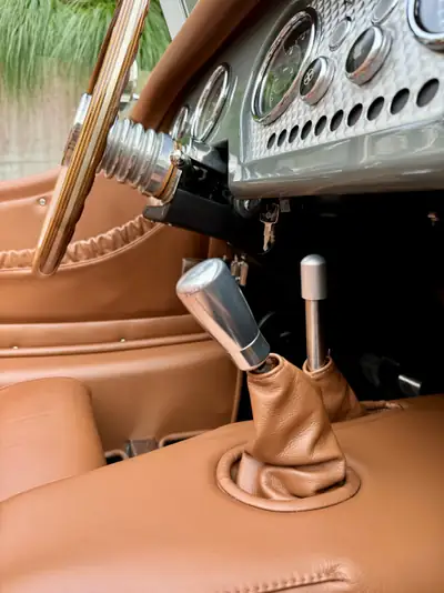 Morgan 4/4 1.6 Sport — Roadster anglais authentique, entretien réduit — détail