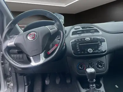 Fiat Punto 1.2 MyStyle — Citadine fiable, entretien à jour, sans sinistre — Miniature 10