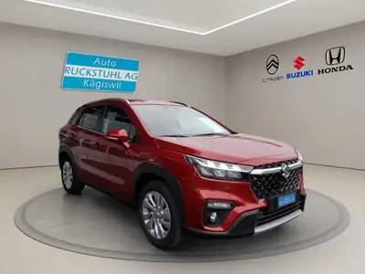 Suzuki S-Cross 1.4 T Compact+ Hybrid 4x4 — SUV polyvalent avec technologie hybride et transmission intégrale — side view