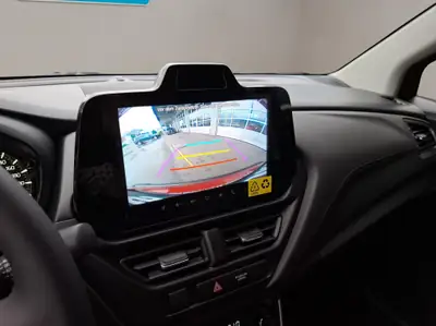 Suzuki S-Cross 1.4 T Compact+ Hybrid 4x4 — SUV polyvalent avec technologie hybride et transmission intégrale — Thumbnail 10