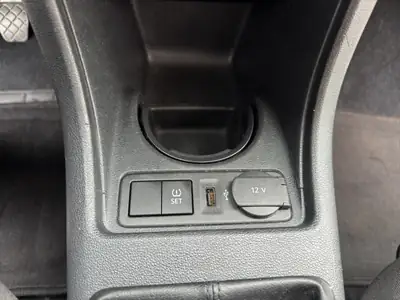 VW Up 1.0 Move Up 2018 — Petite citadine économique, entretien à jour — Thumbnail 16