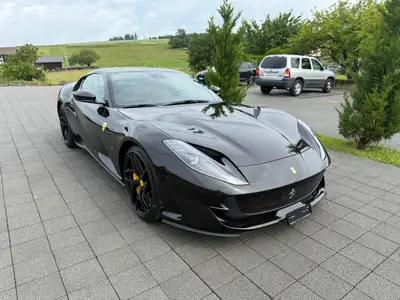 Ferrari 812 Superfast — Coupé sport légendaire, 796 ch, très peu roulée — side view