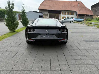 Ferrari 812 Superfast — Coupé sport légendaire, 796 ch, très peu roulée — detail