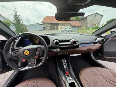 Ferrari 812 Superfast — Coupé sport légendaire, 796 ch, très peu roulée — Thumbnail 8
