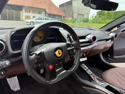 Ferrari 812 Superfast — Coupé sport légendaire, 796 ch, très peu roulée — Thumbnail 10