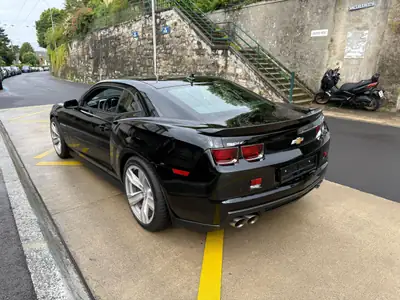 Chevrolet Camaro ZL1 2012 — Muscle car légendaire, seulement 14'200 km — side view
