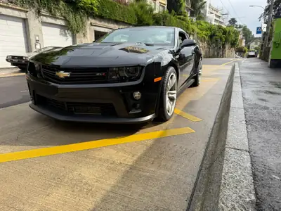 Chevrolet Camaro ZL1 2012 — Muscle car légendaire, seulement 14'200 km — detail