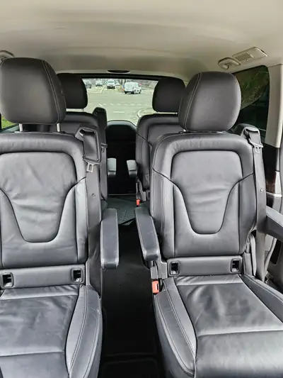 Mercedes-Benz V 250 d Avantgarde — Monospace premium 4Matic, entretien à jour — rear view