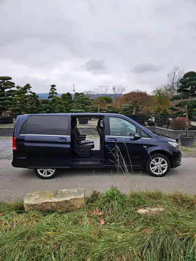 Mercedes-Benz V 250 d Avantgarde — Monospace premium 4Matic, entretien à jour — dashboard