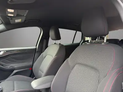 Ford Focus 1.0 SCTi ST-LINE — Break sportif, entretien inclus, sans sinistre — Thumbnail 21