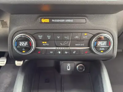 Ford Focus 1.0 SCTi ST-LINE — Break sportif, entretien inclus, sans sinistre — Thumbnail 22