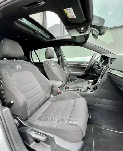 VW Golf 2.0 TSI R 4Motion DSG — Performance 310 ch, transmission intégrale, faible kilométrage — détail