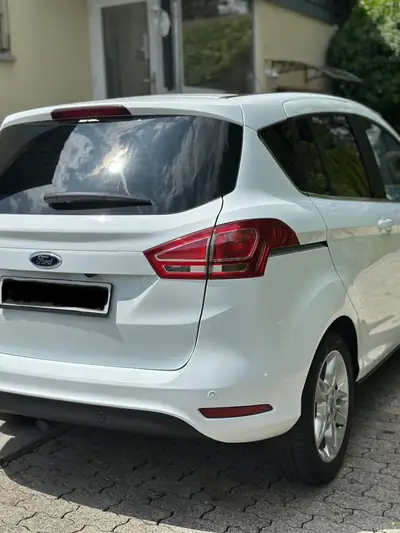 Ford B-Max 1.6 Ti-VCT Titanium — Monospace compact, faible kilométrage et consommation maîtrisée — cruscotto