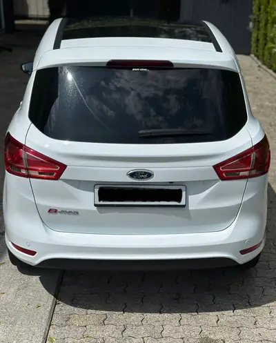 Ford B-Max 1.6 Ti-VCT Titanium — Monospace compact, faible kilométrage et consommation maîtrisée — dettaglio