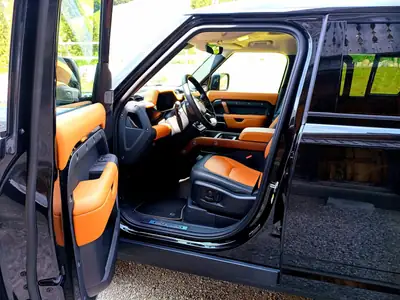 Land Rover Defender 110 P400e PHEV X-Dynamic HSE — SUV hybride rechargeable haute performance — Thumbnail 8